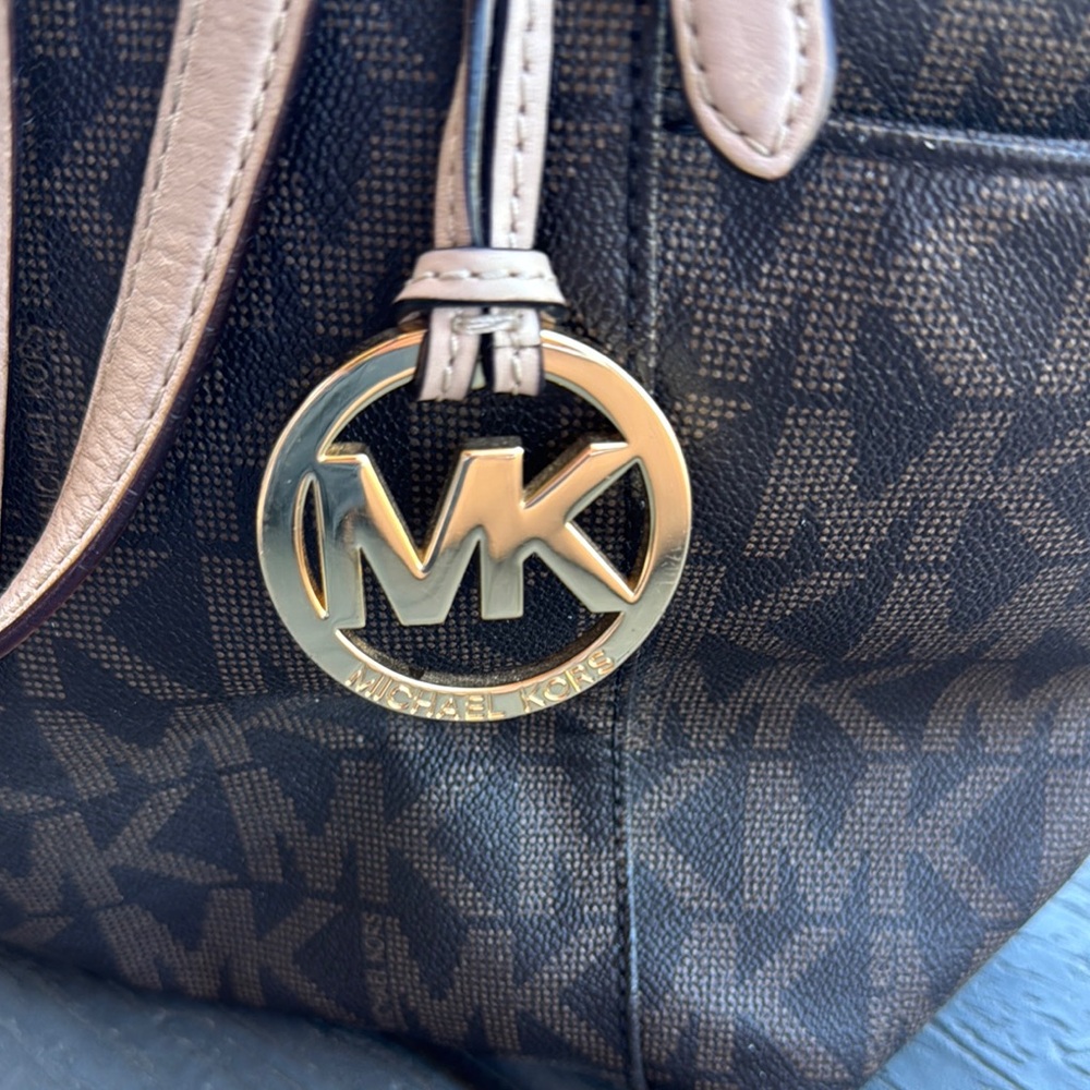 Michael Kors Black and Tan Signature Tote - Picture 2 of 9